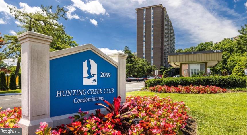 2059 Huntington Ave #1404