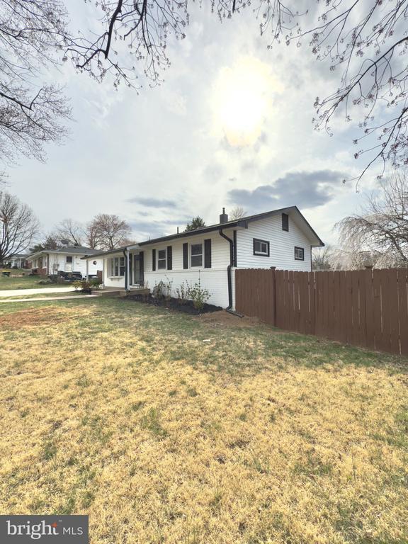4948 REGINA DR