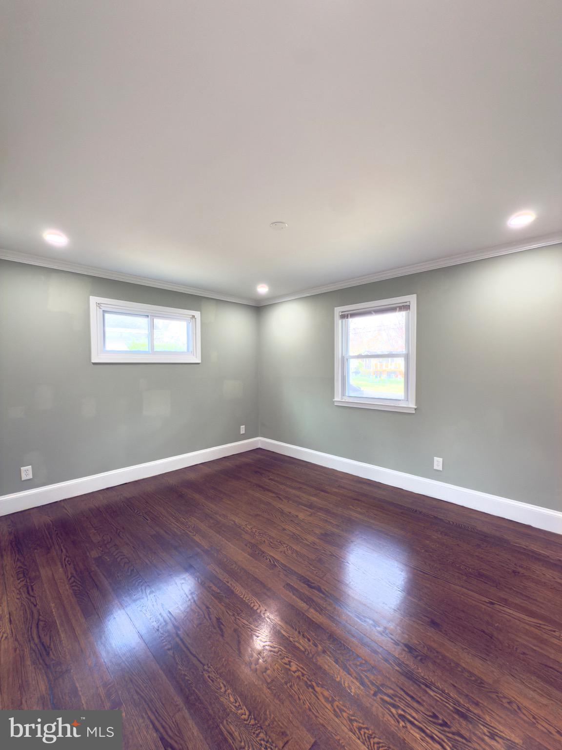 4948 REGINA DR