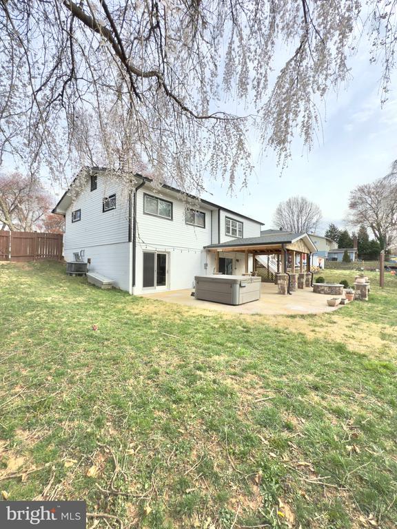 4948 REGINA DR