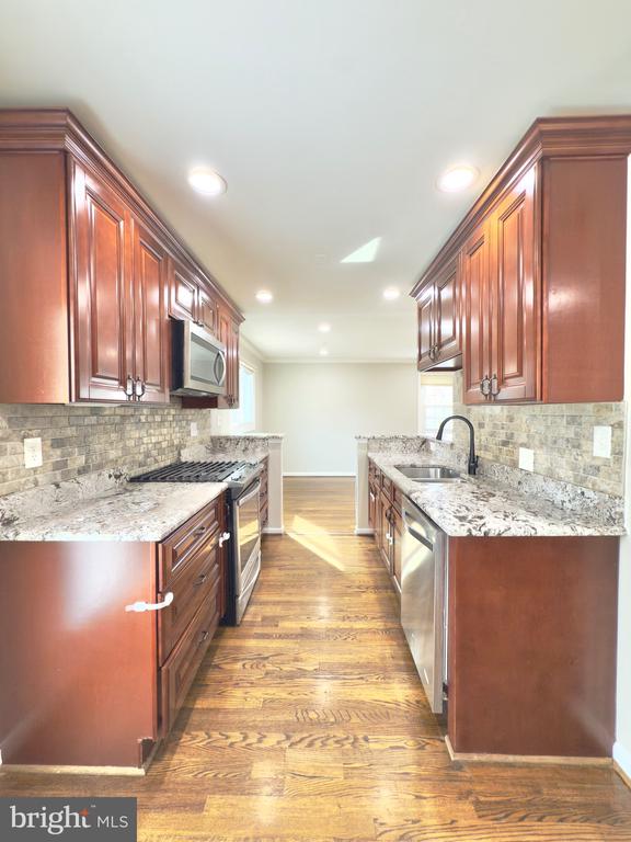 4948 REGINA DR