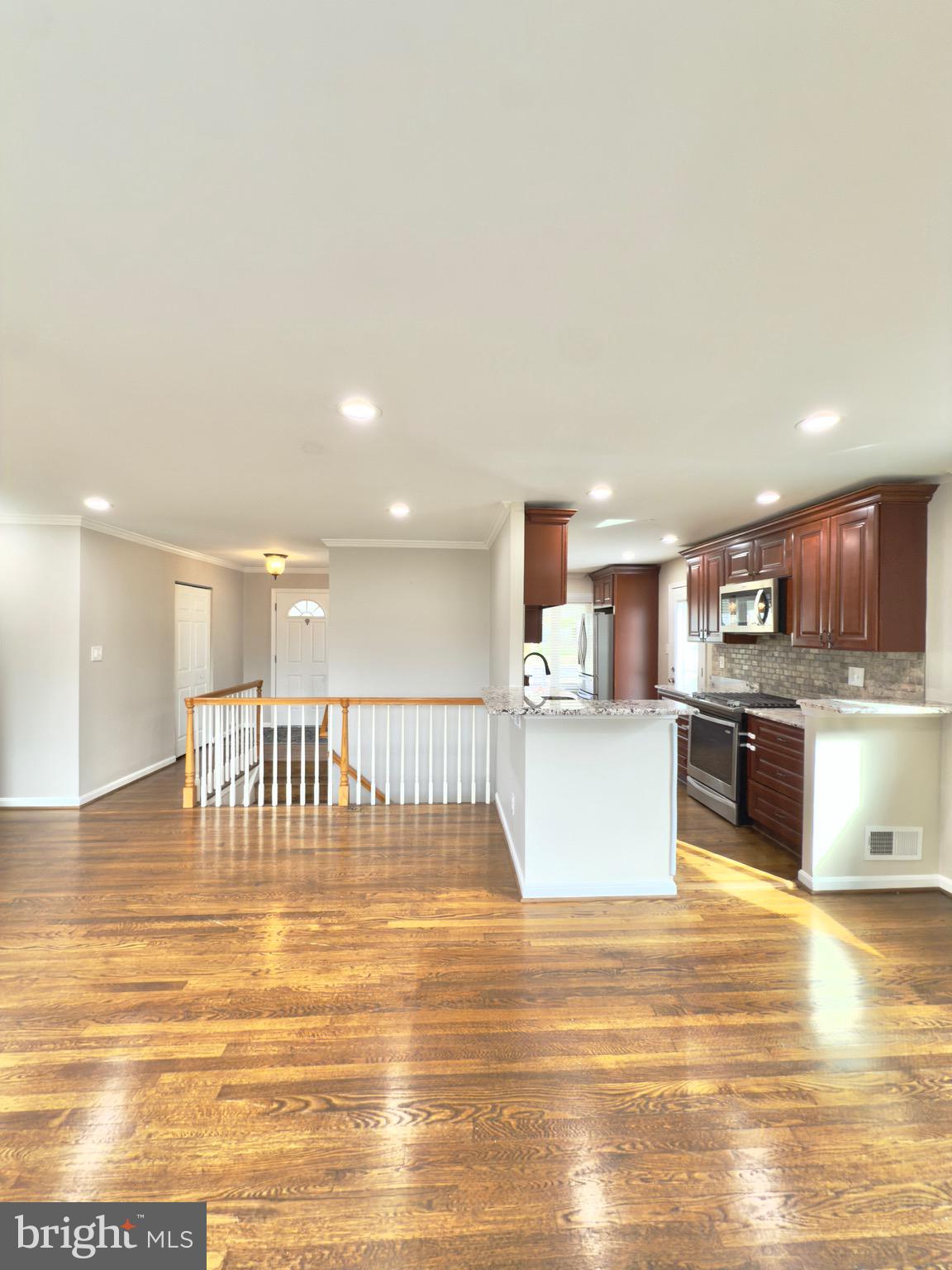 4948 REGINA DR