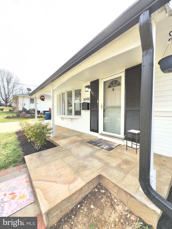 4948 REGINA DR
