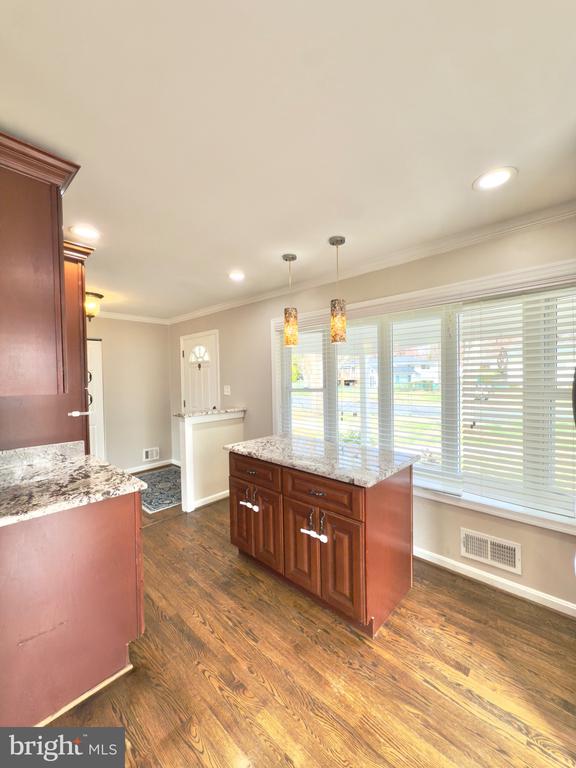 4948 REGINA DR