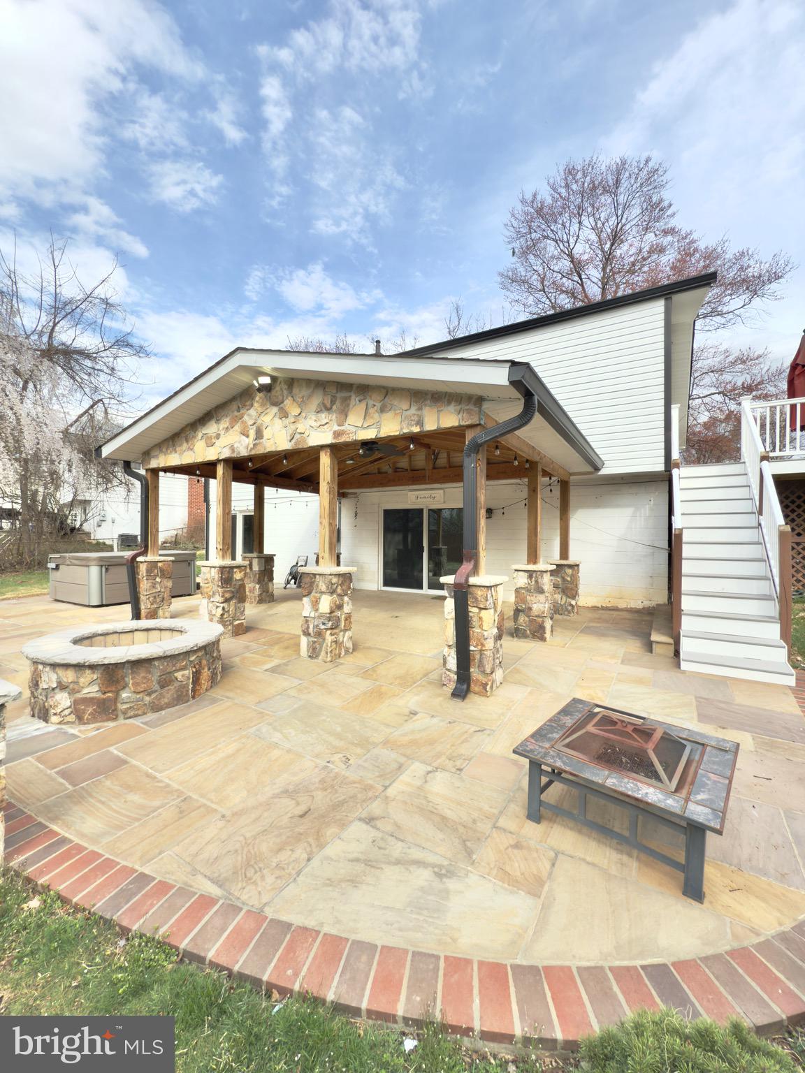 4948 REGINA DR