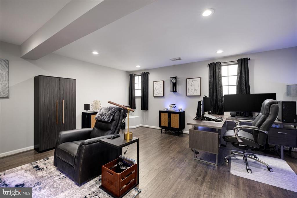 6337 Fenestra Ct #126
