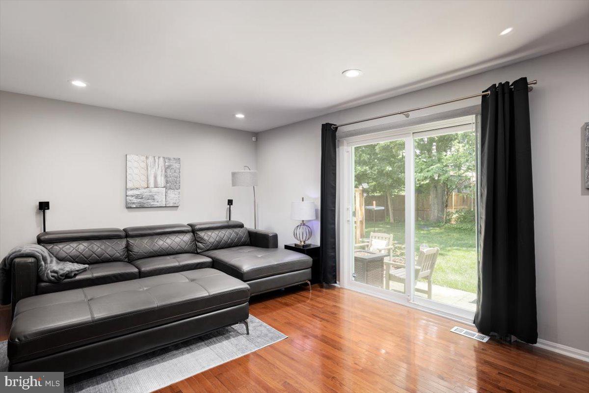 6337 Fenestra Ct #126