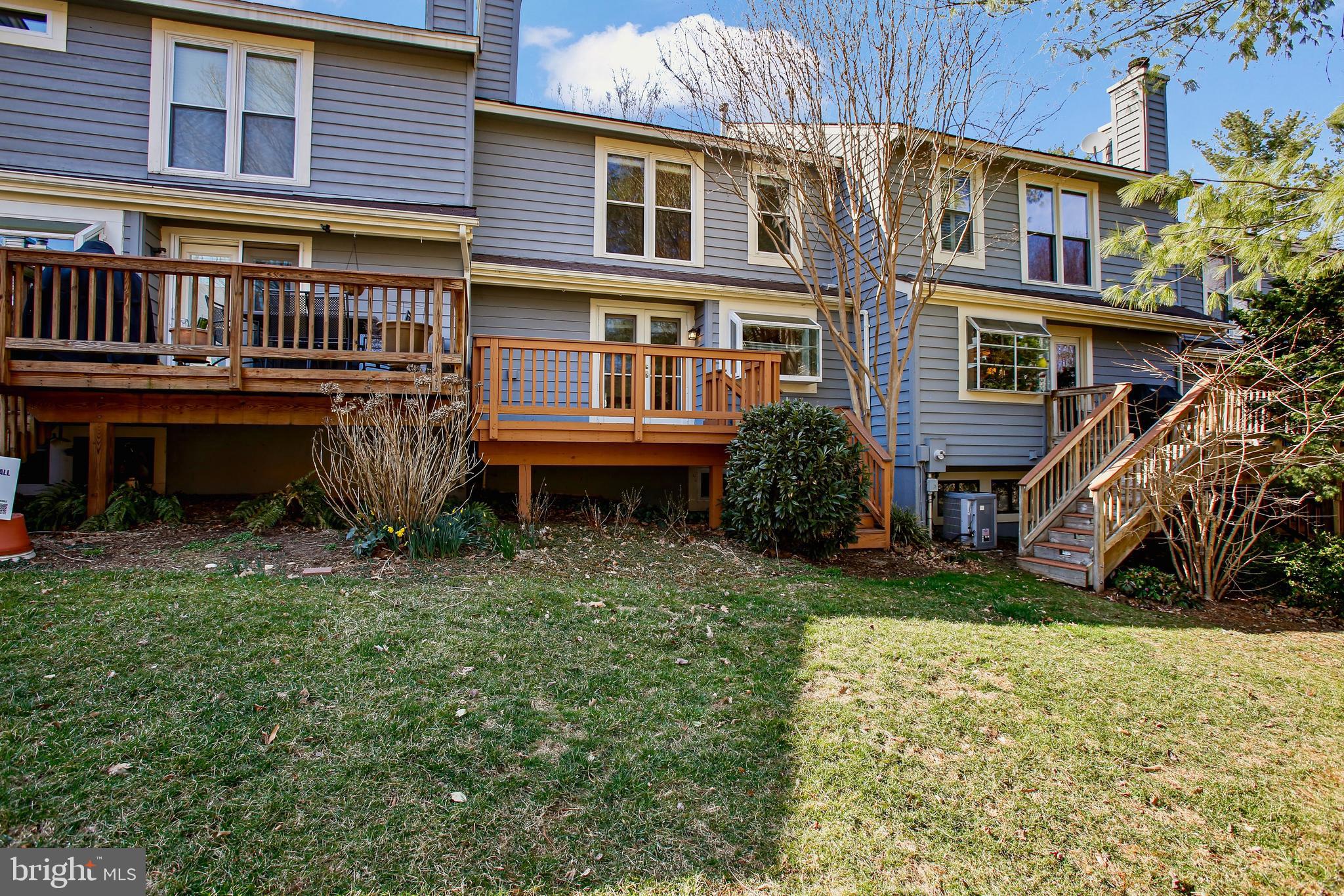 1615 Apricot Ct