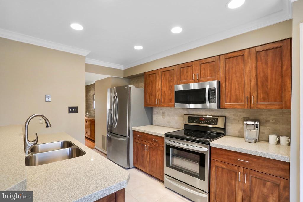 1615 Apricot Ct