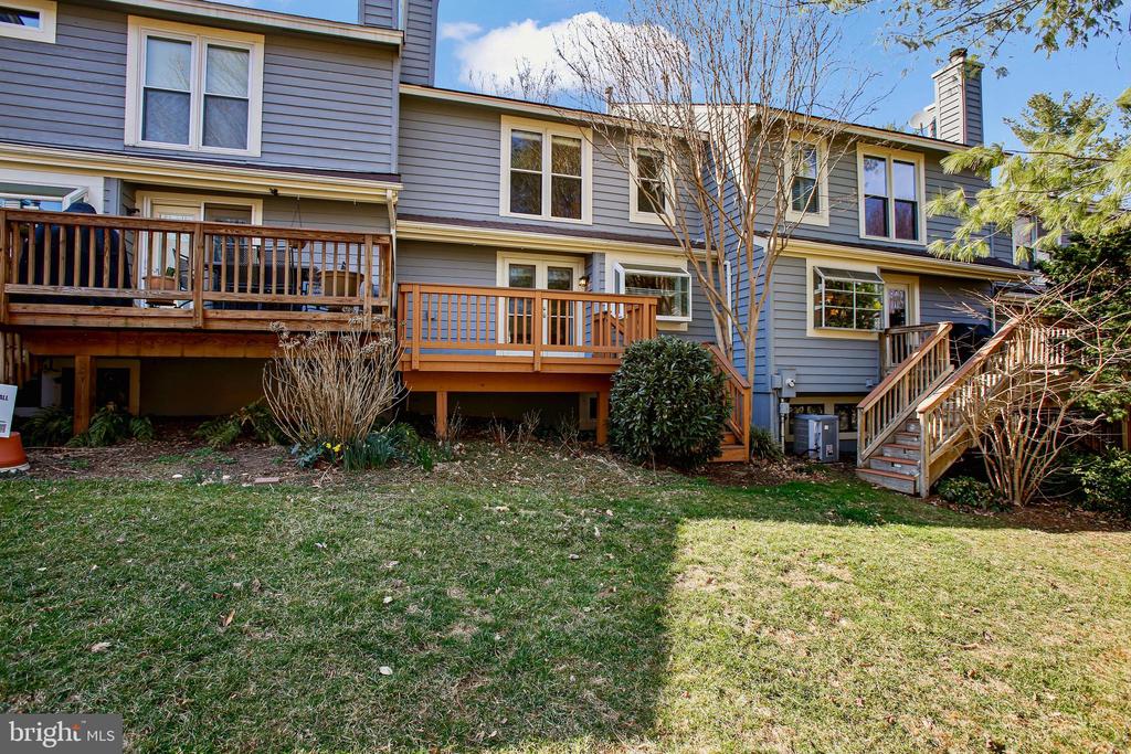 1615 Apricot Ct