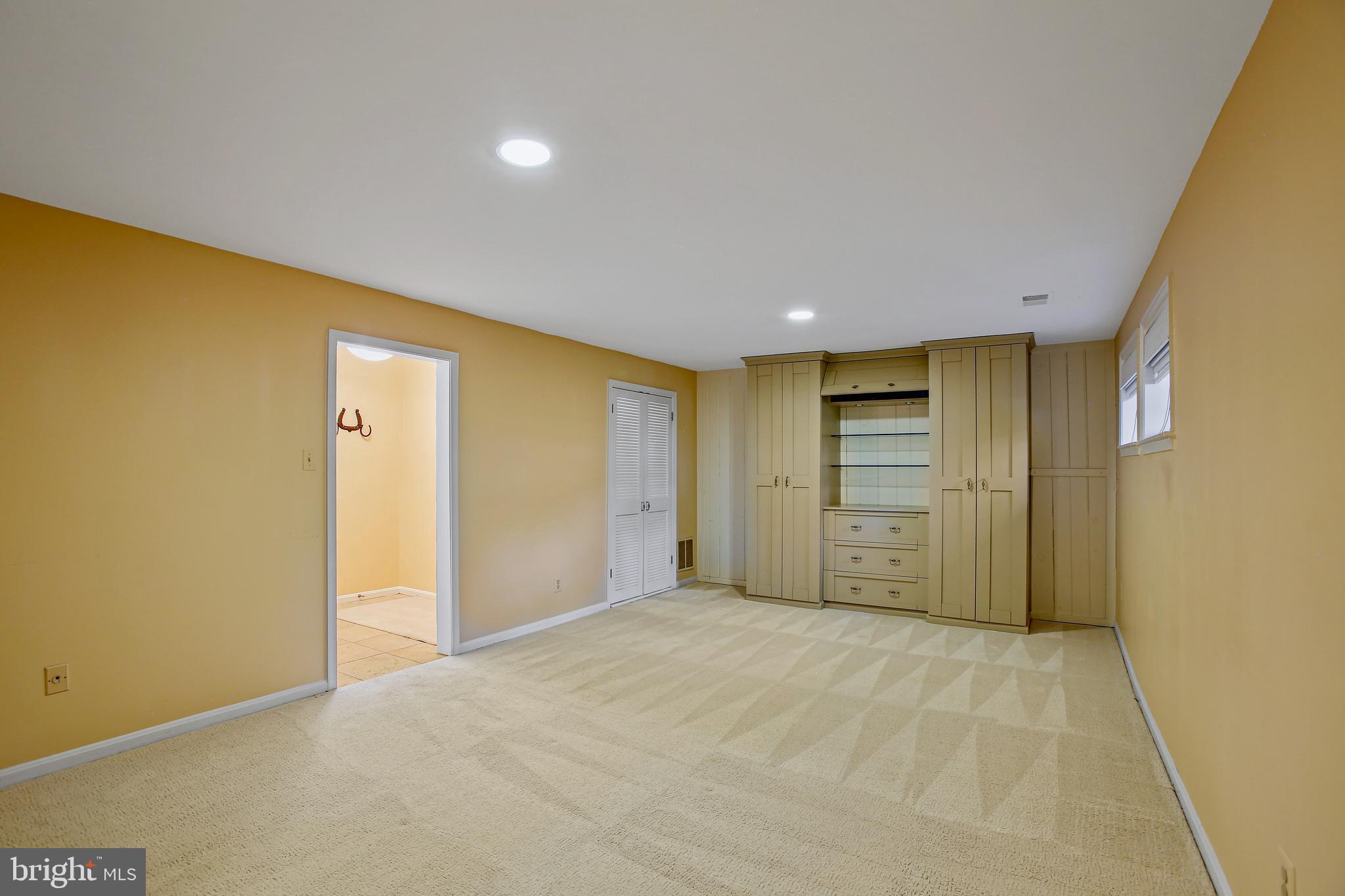 1615 Apricot Ct