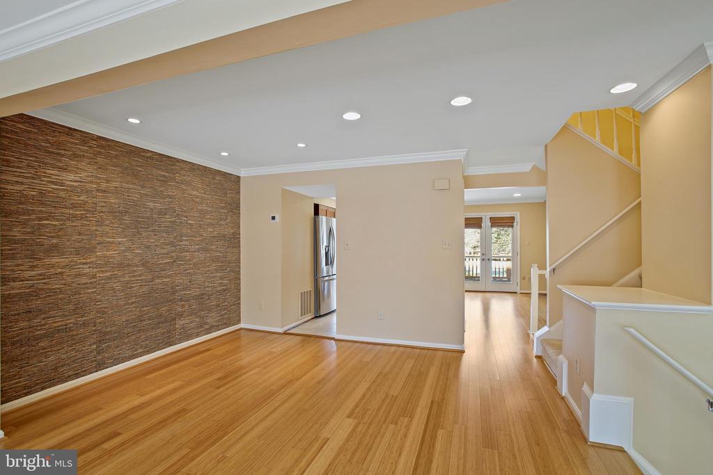1615 Apricot Ct