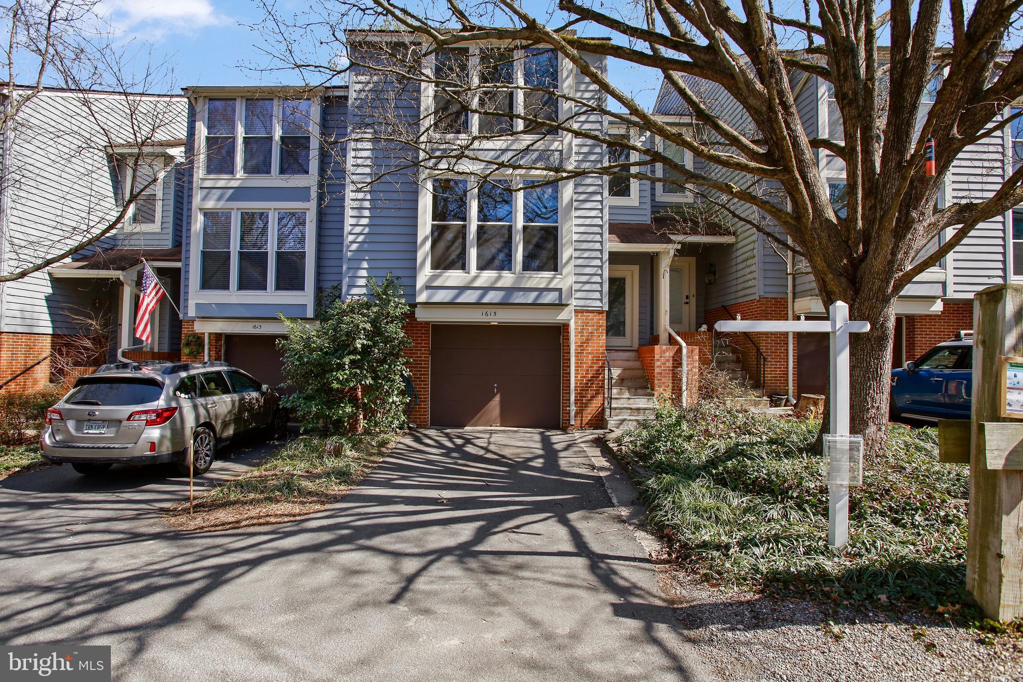 1615 Apricot Ct