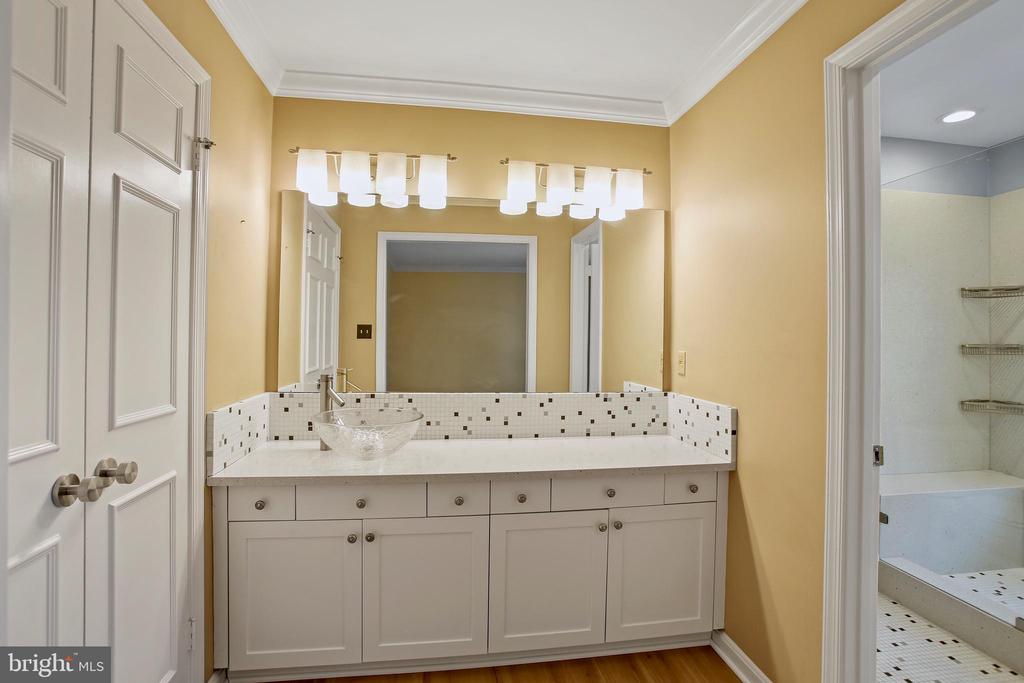1615 Apricot Ct
