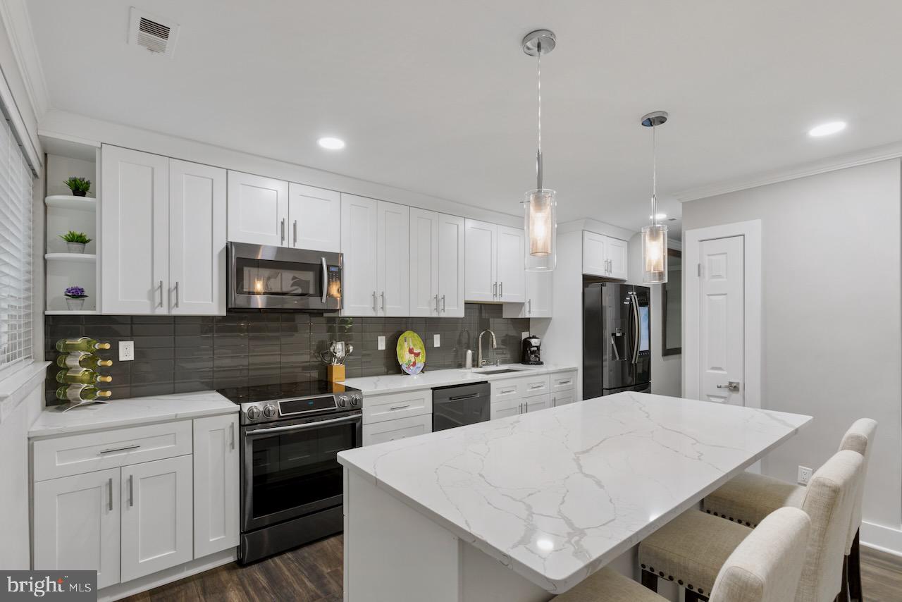 11138 HARBOR CT
