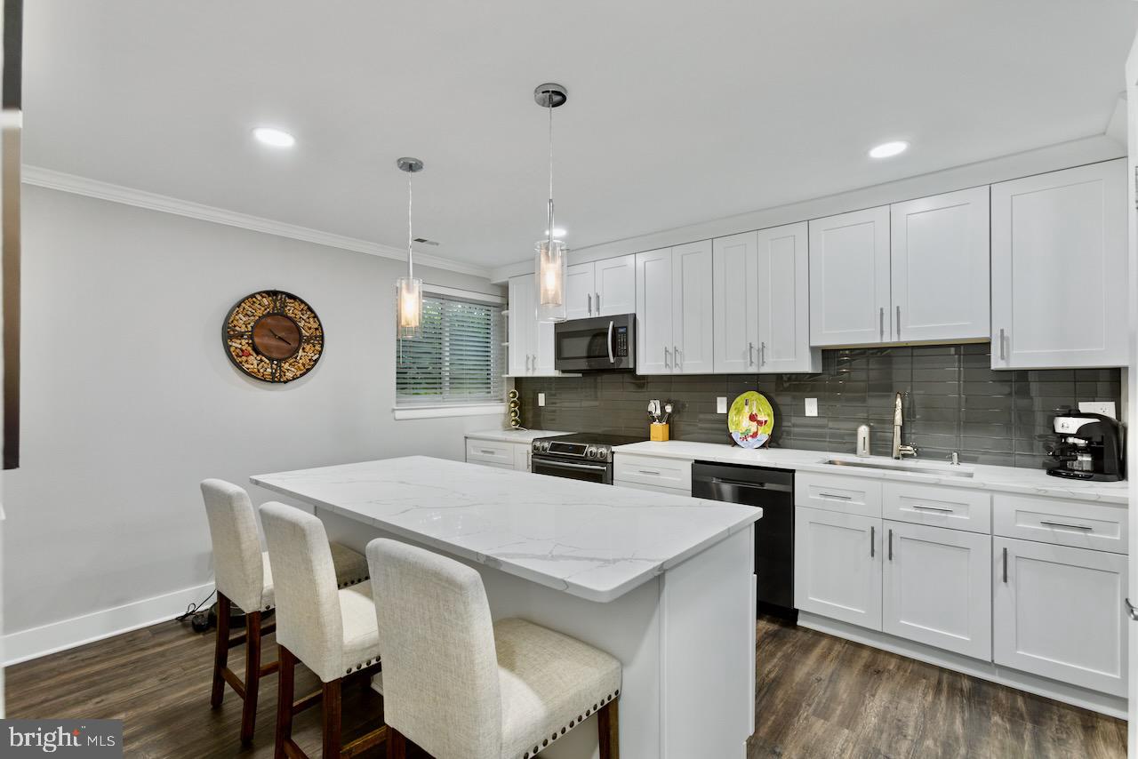 11138 HARBOR CT