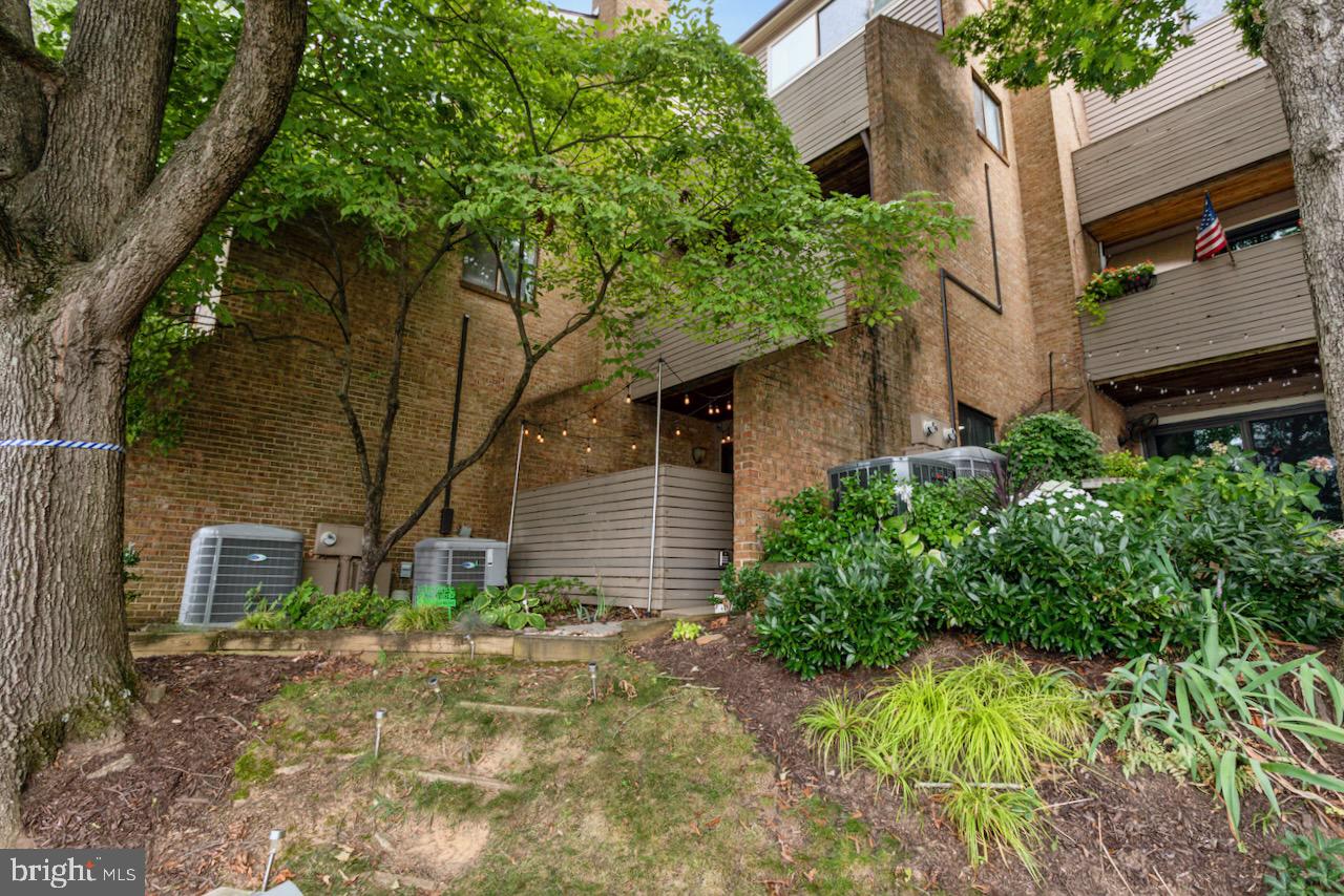 11138 HARBOR CT