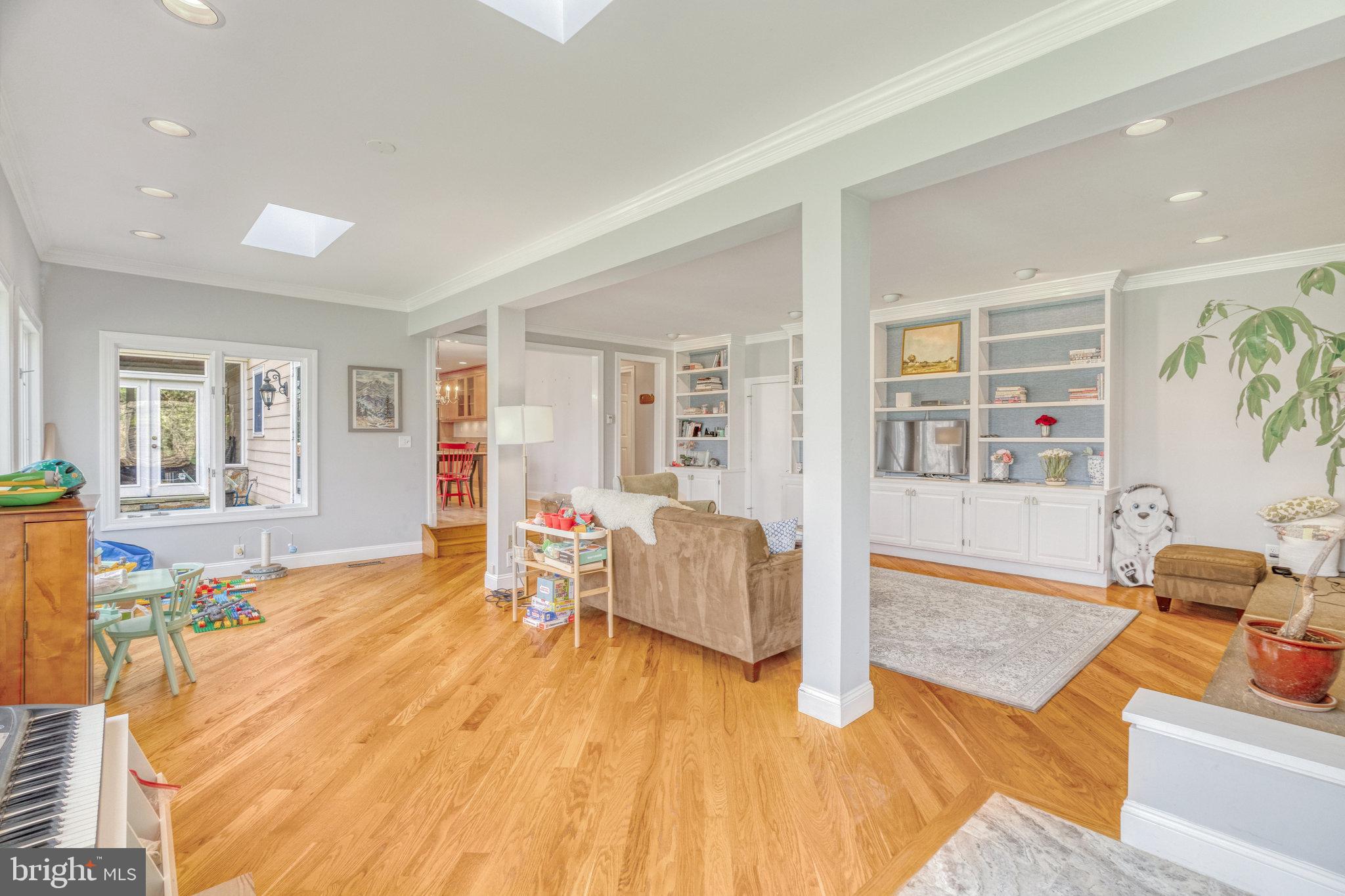 1402 SOUTHWIND CT