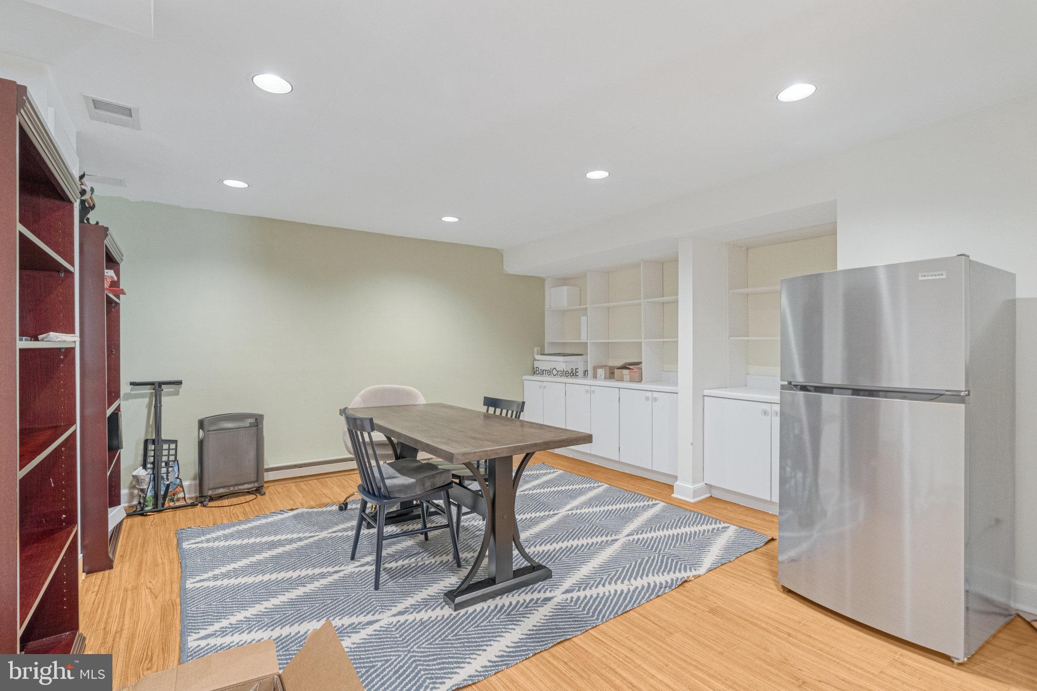 1402 SOUTHWIND CT