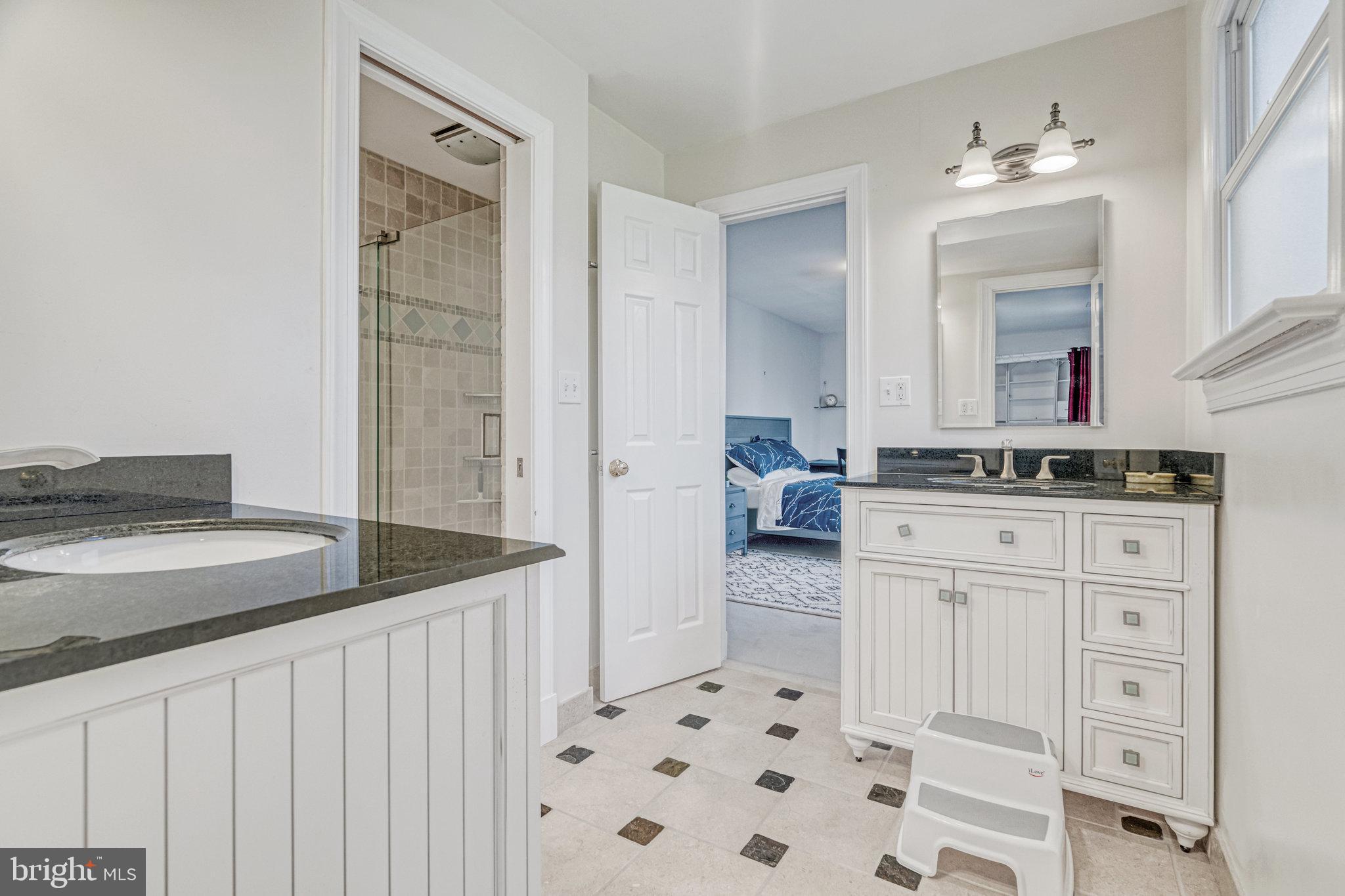 1402 SOUTHWIND CT