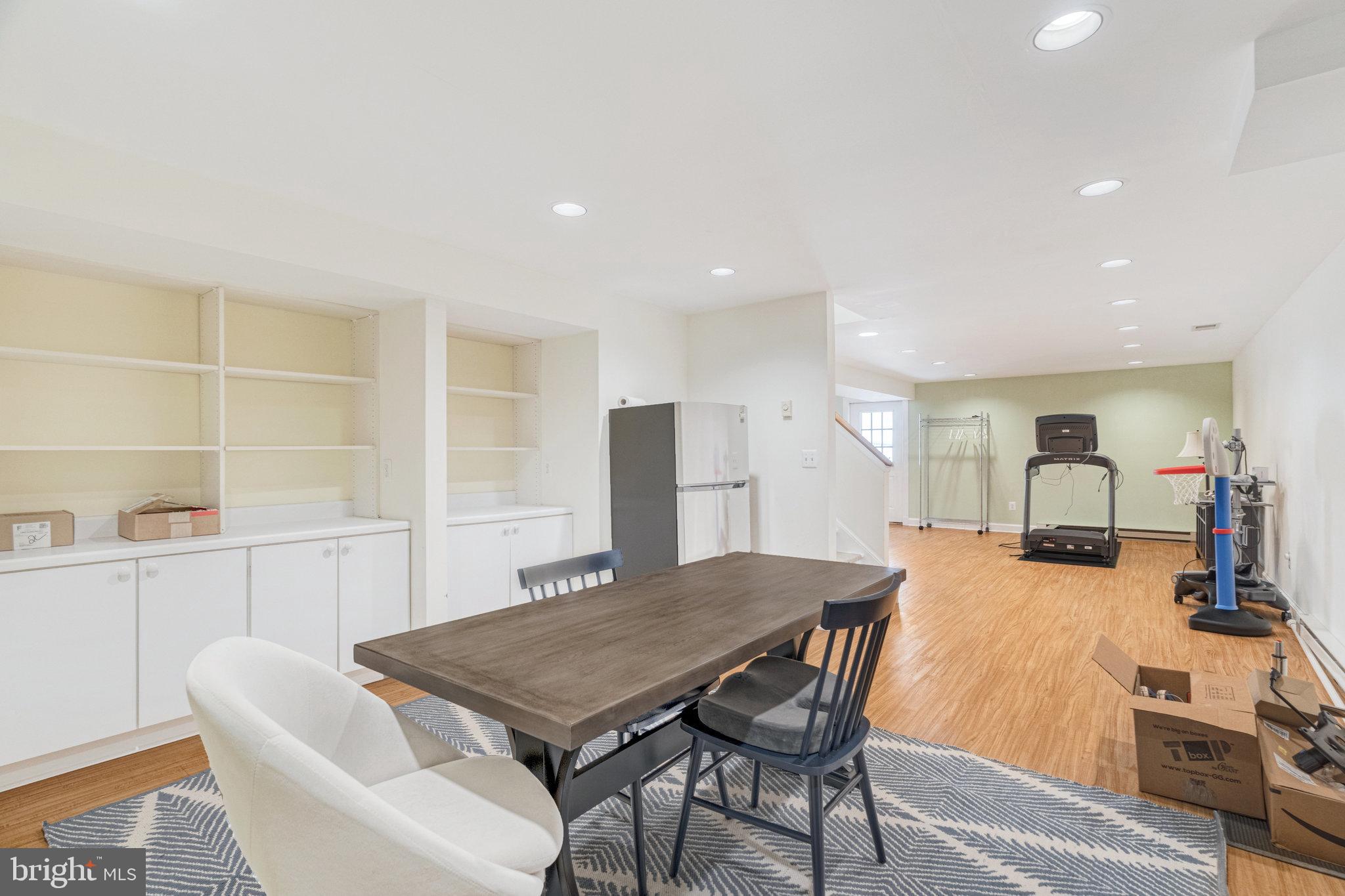 1402 SOUTHWIND CT