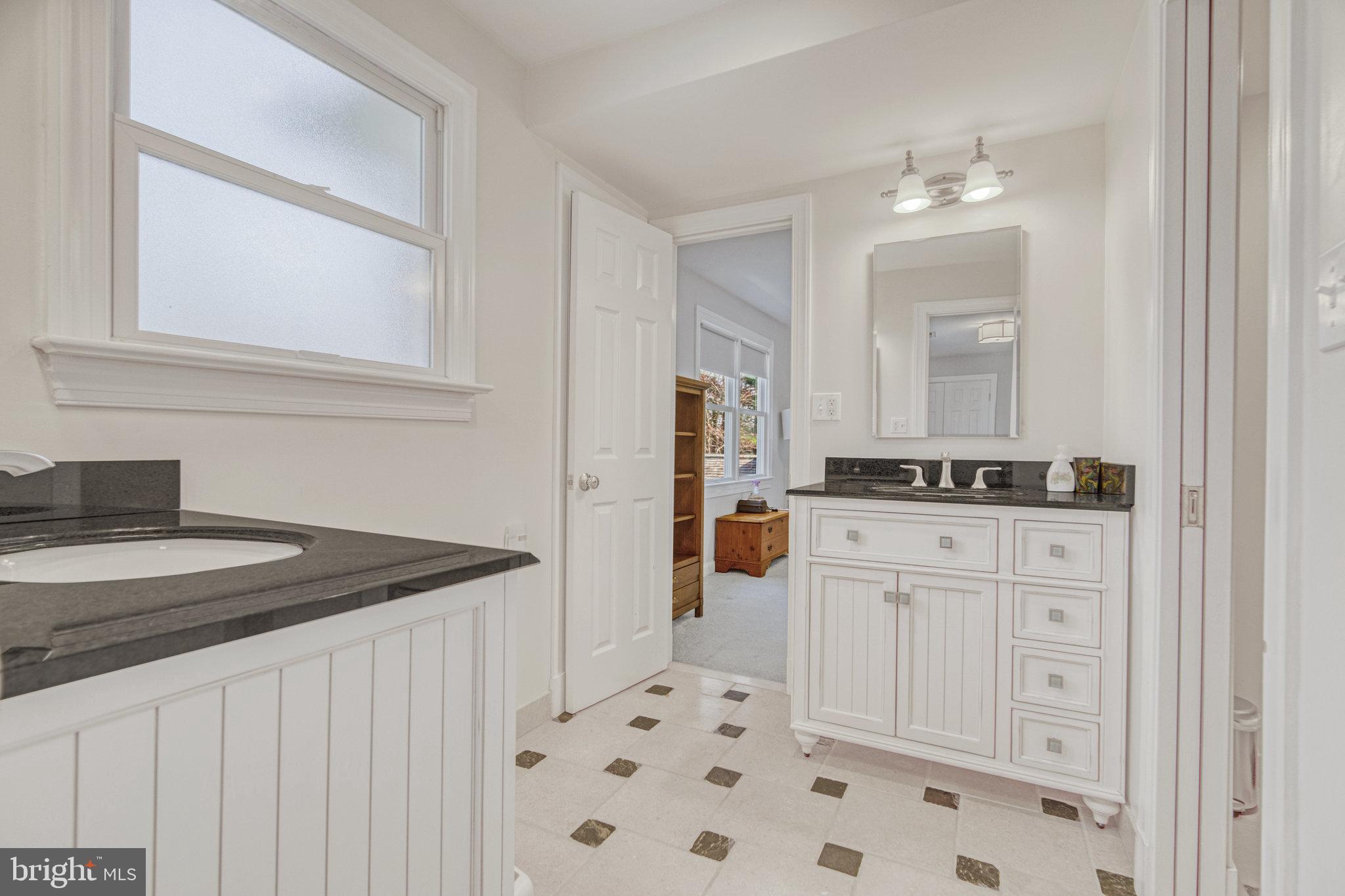 1402 SOUTHWIND CT