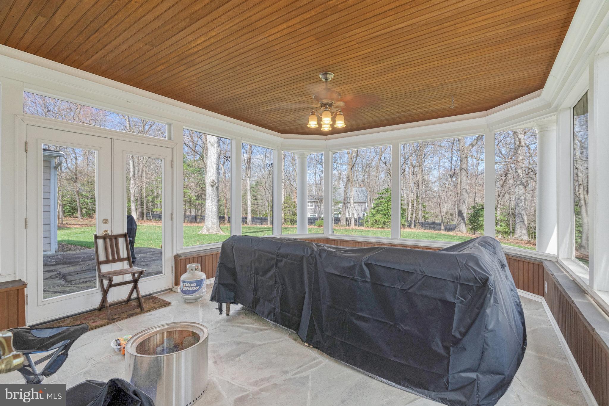 1402 SOUTHWIND CT