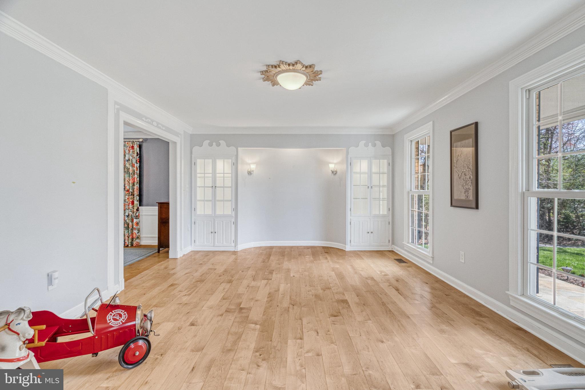 1402 SOUTHWIND CT