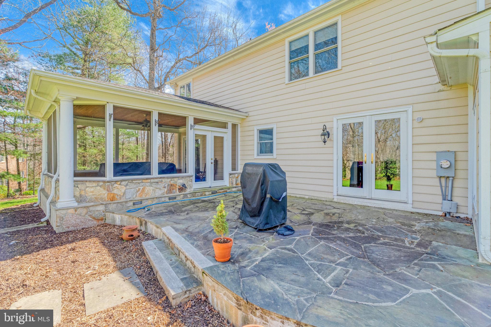 1402 SOUTHWIND CT