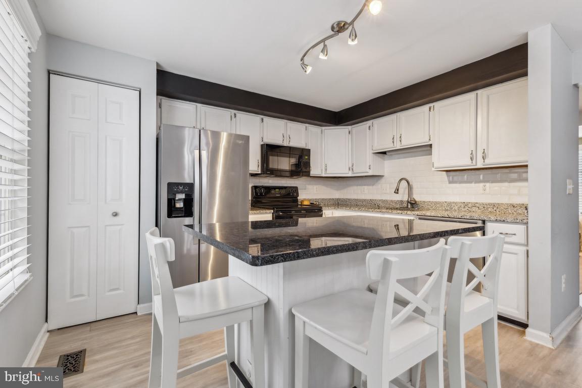 5717 Croatan Ct