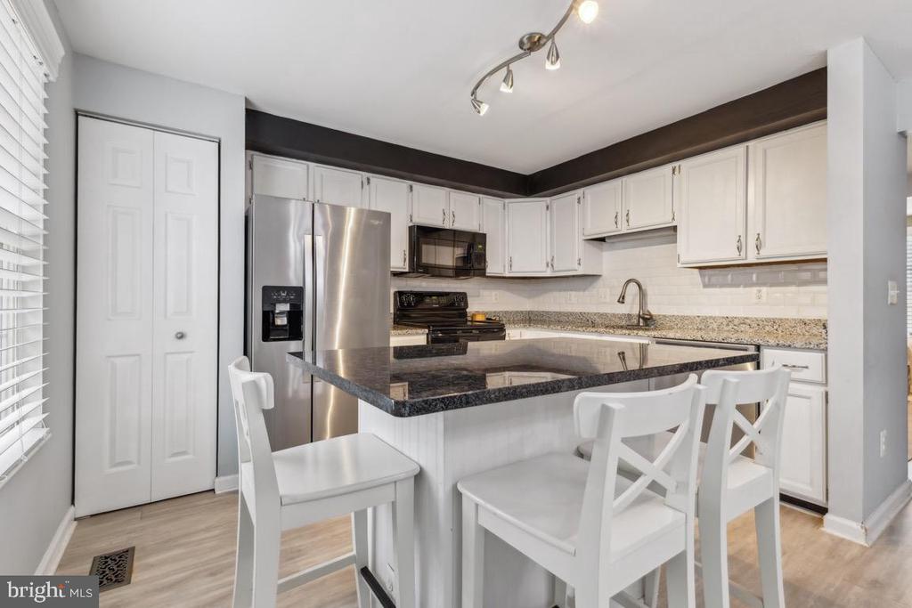 5717 Croatan Ct