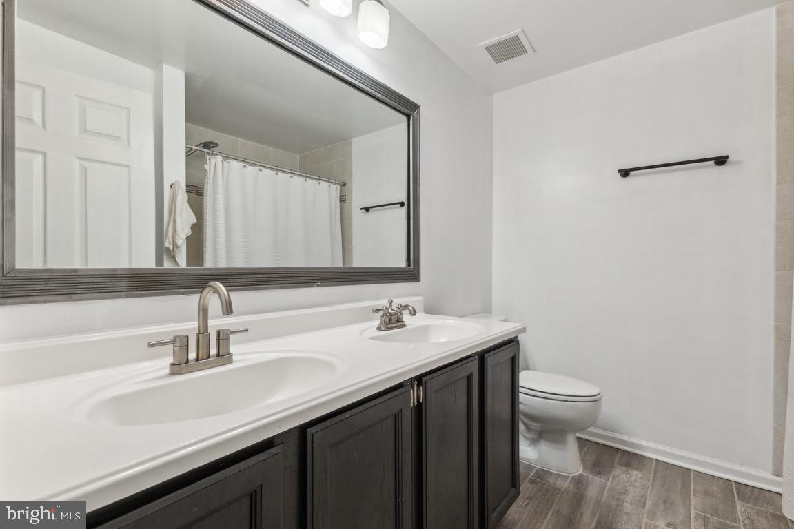 5717 Croatan Ct