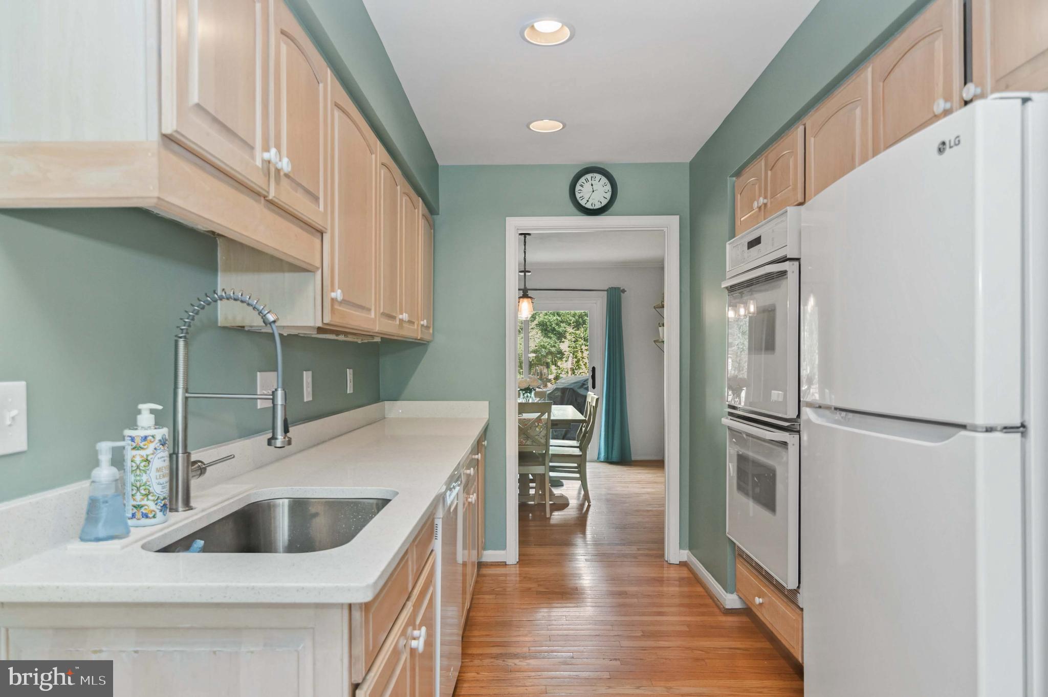 10288 Friendship Ct