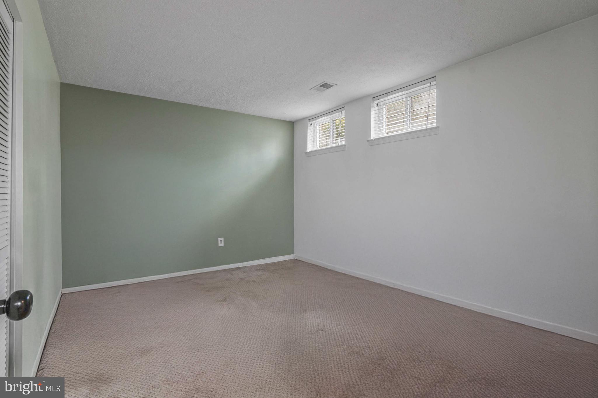 10288 Friendship Ct
