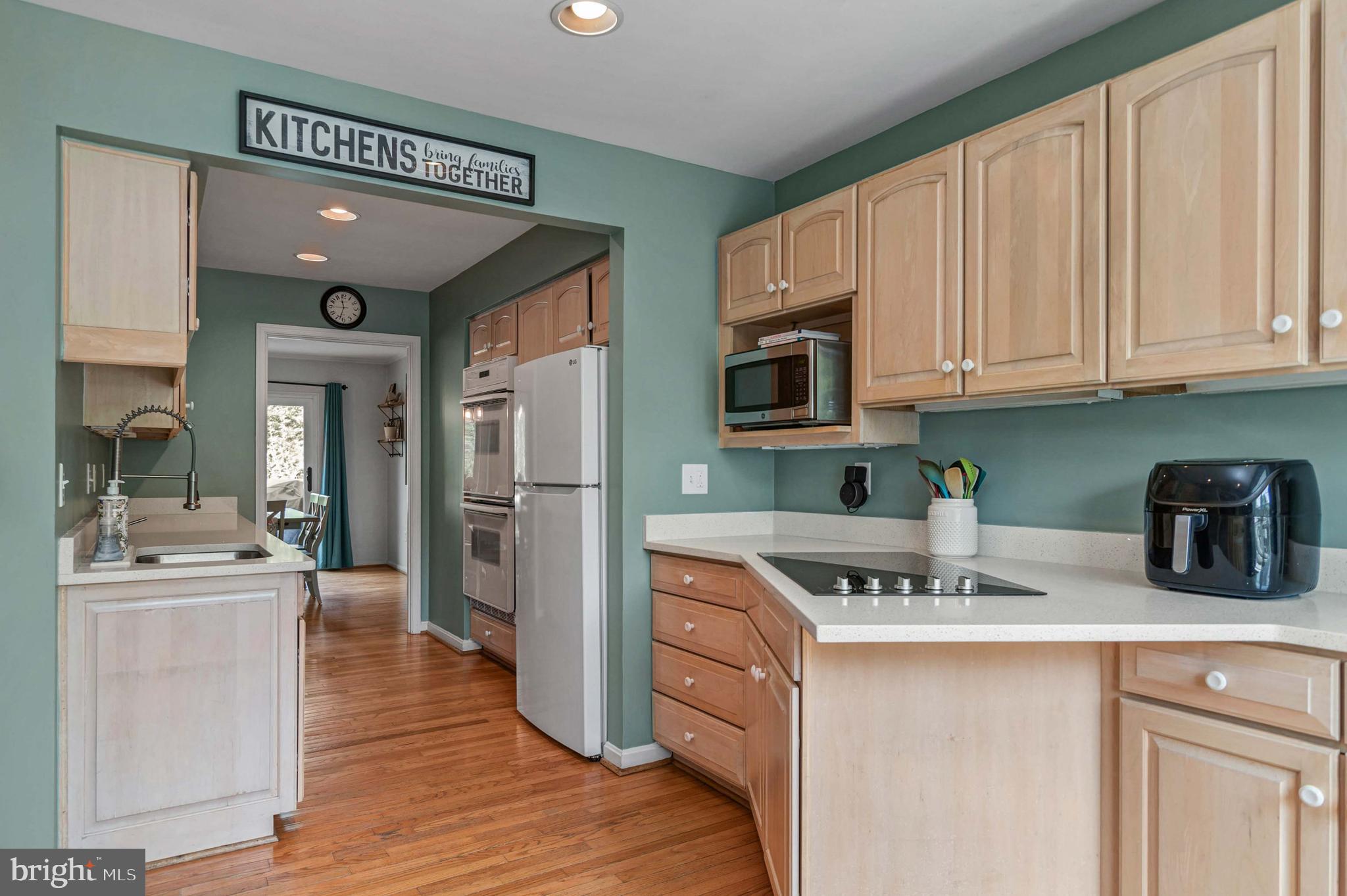 10288 Friendship Ct