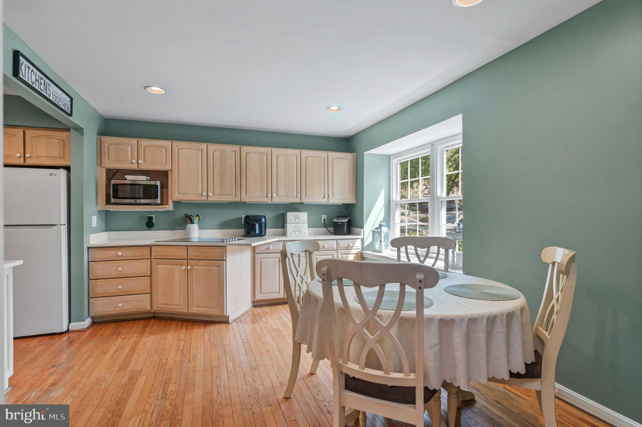 10288 Friendship Ct