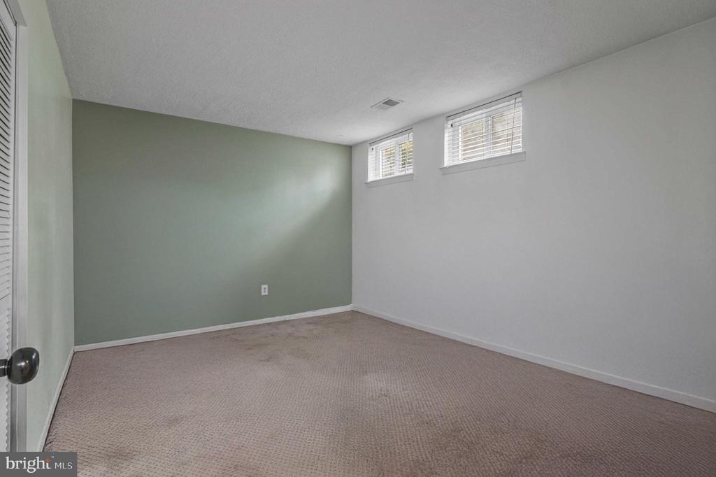 10288 Friendship Ct