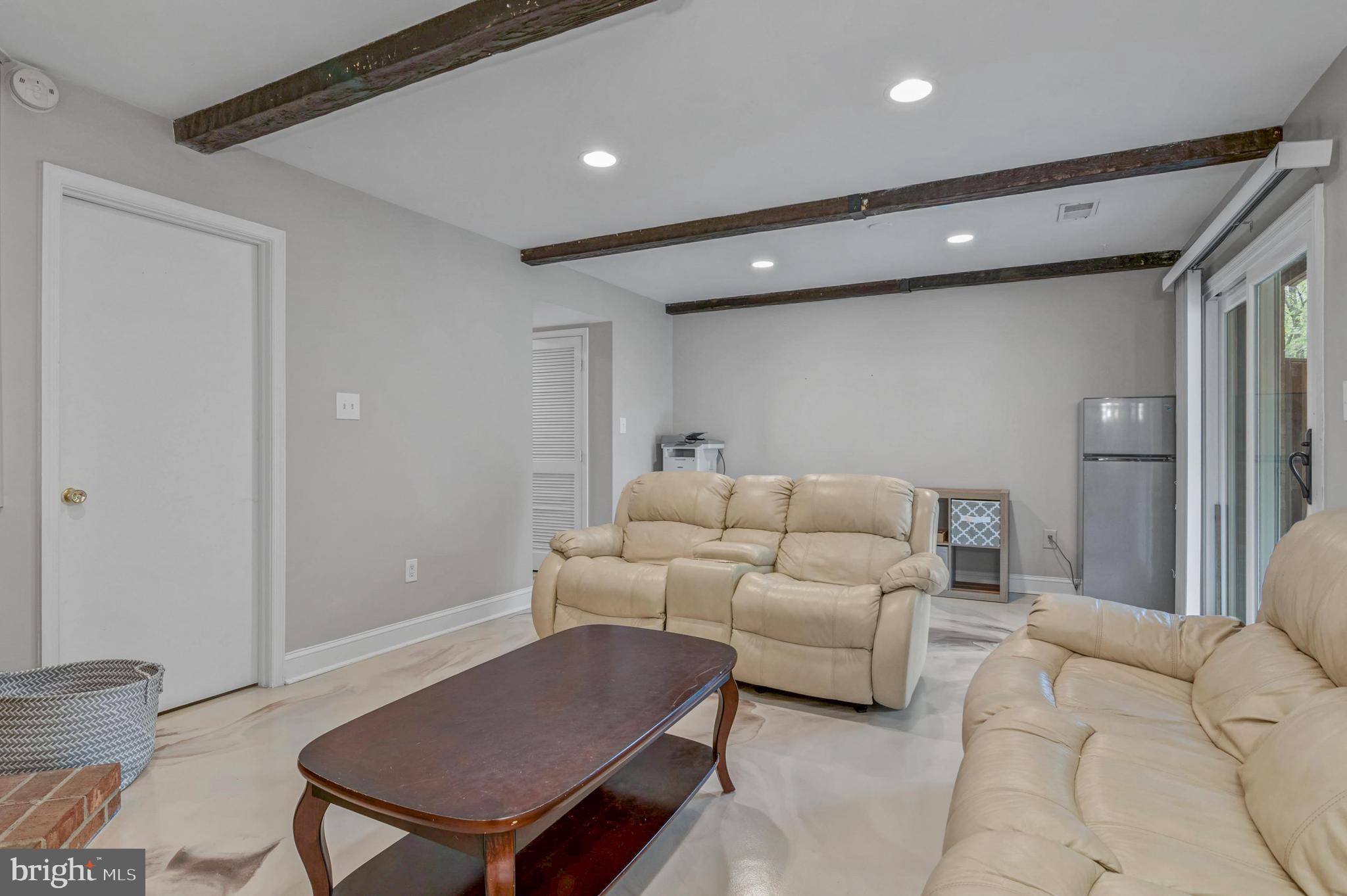 10288 Friendship Ct
