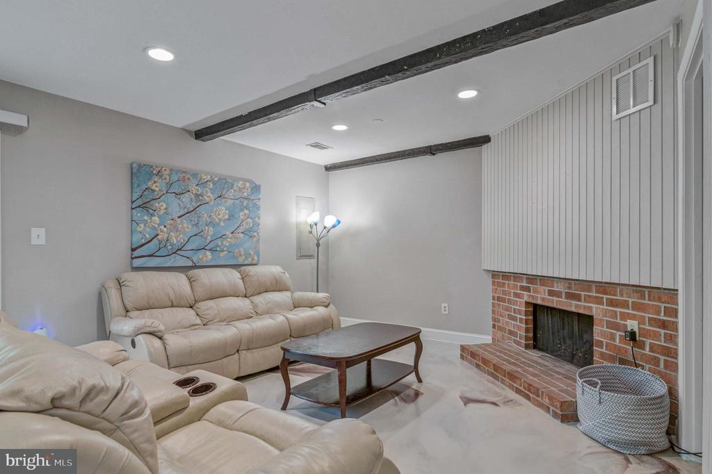 10288 Friendship Ct
