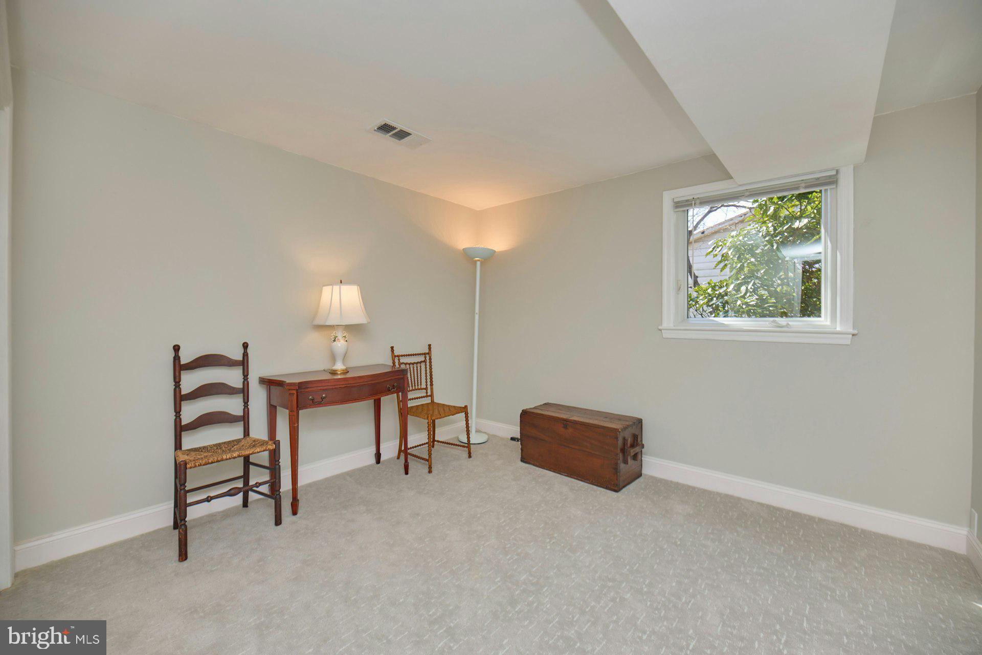 425 Blair Rd NW