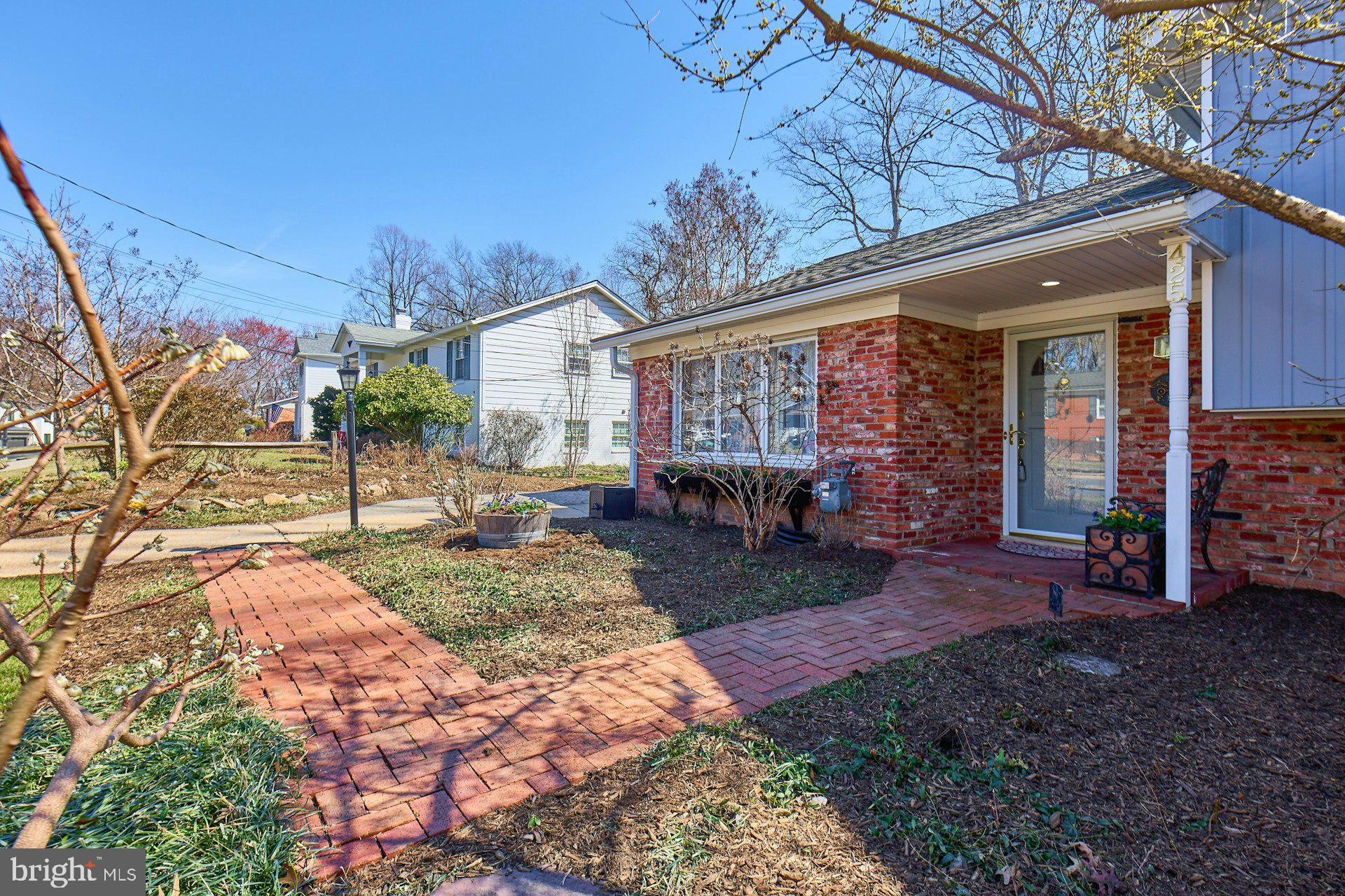 425 Blair Rd NW