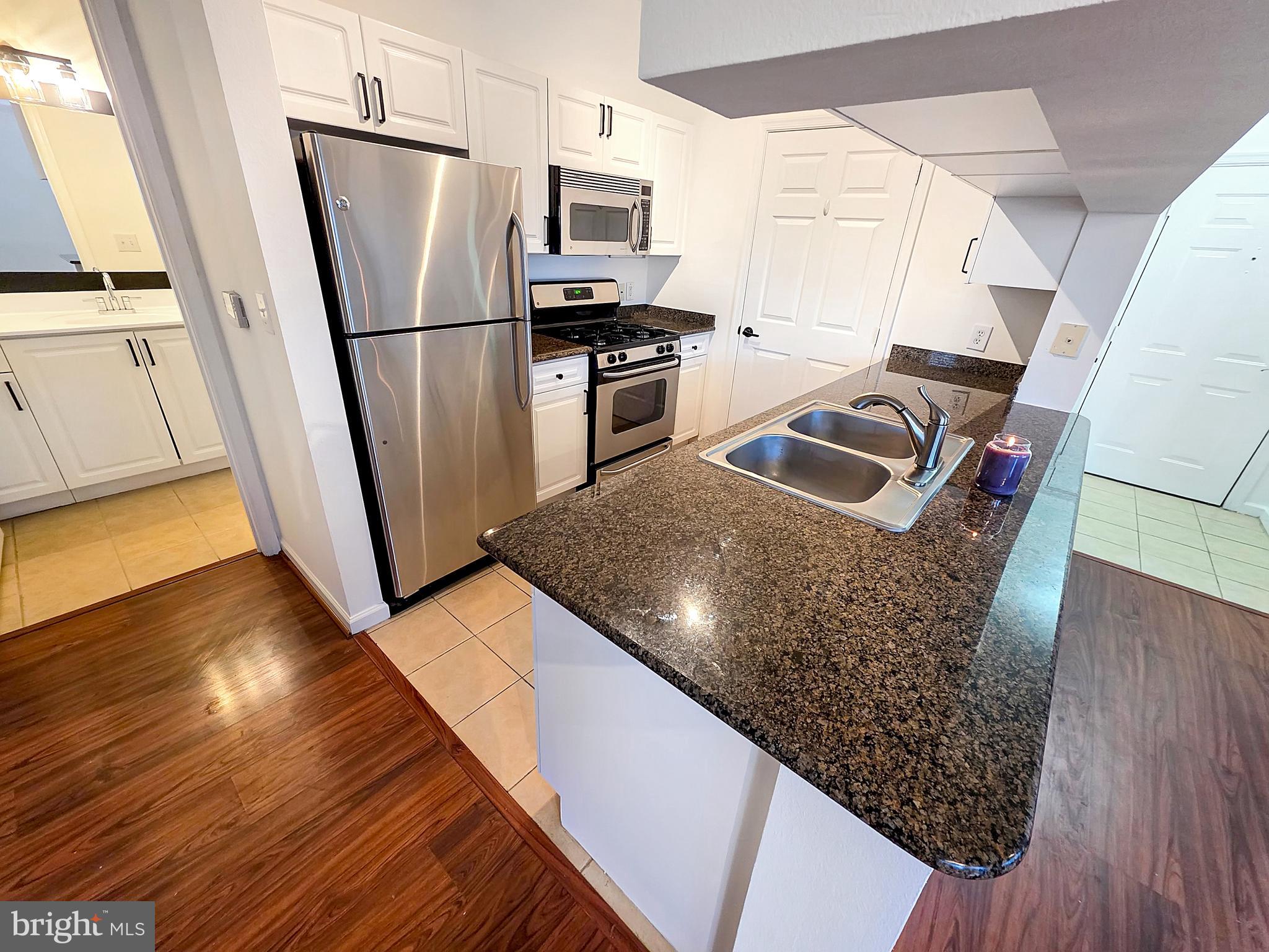 12921 CENTRE PARK CIR #206