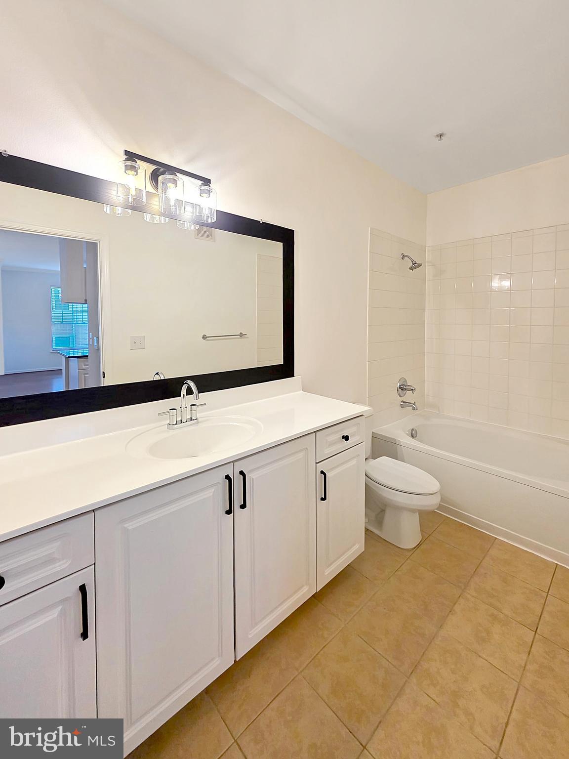 12921 CENTRE PARK CIR #206