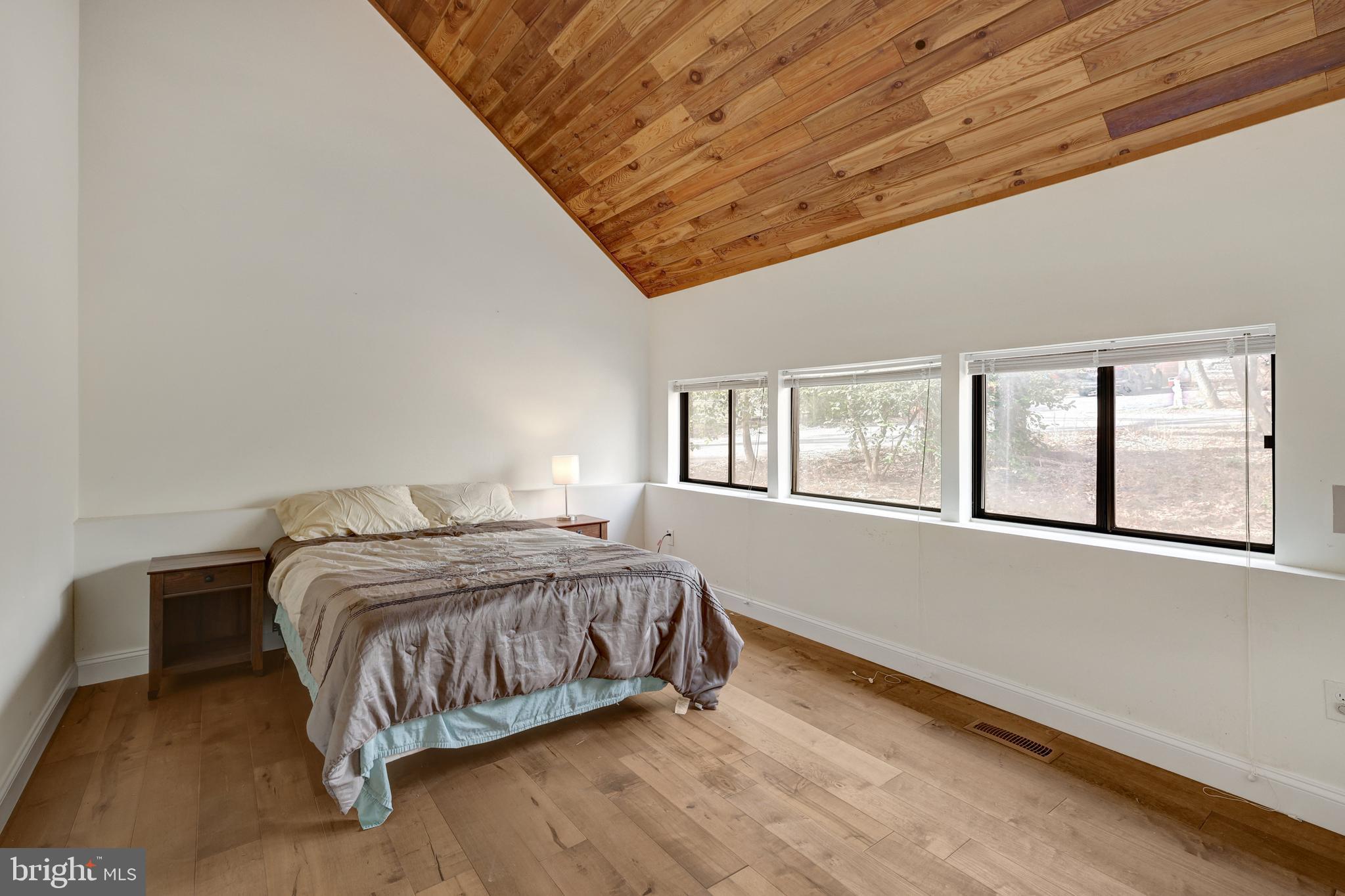 1941 Upper Lake Dr