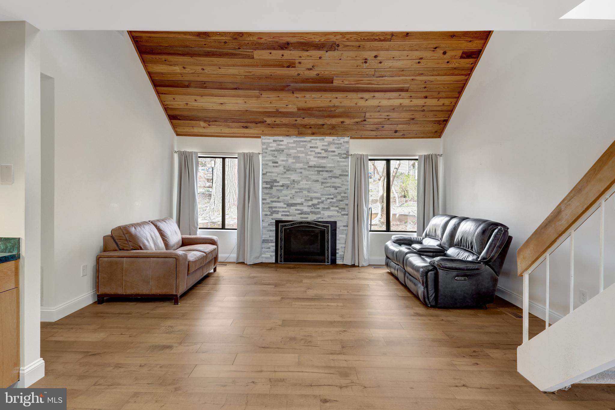 1941 Upper Lake Dr