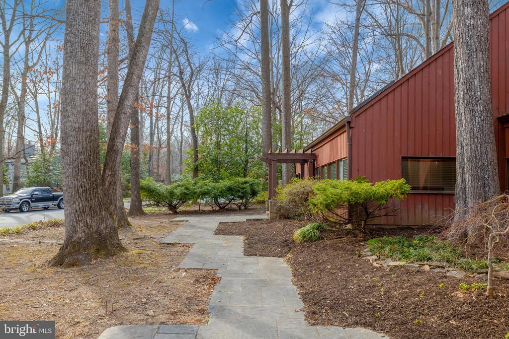 1941 Upper Lake Dr