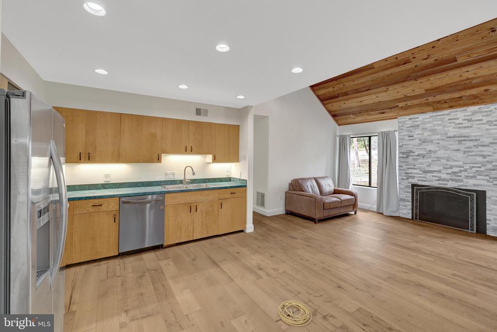 1941 Upper Lake Dr