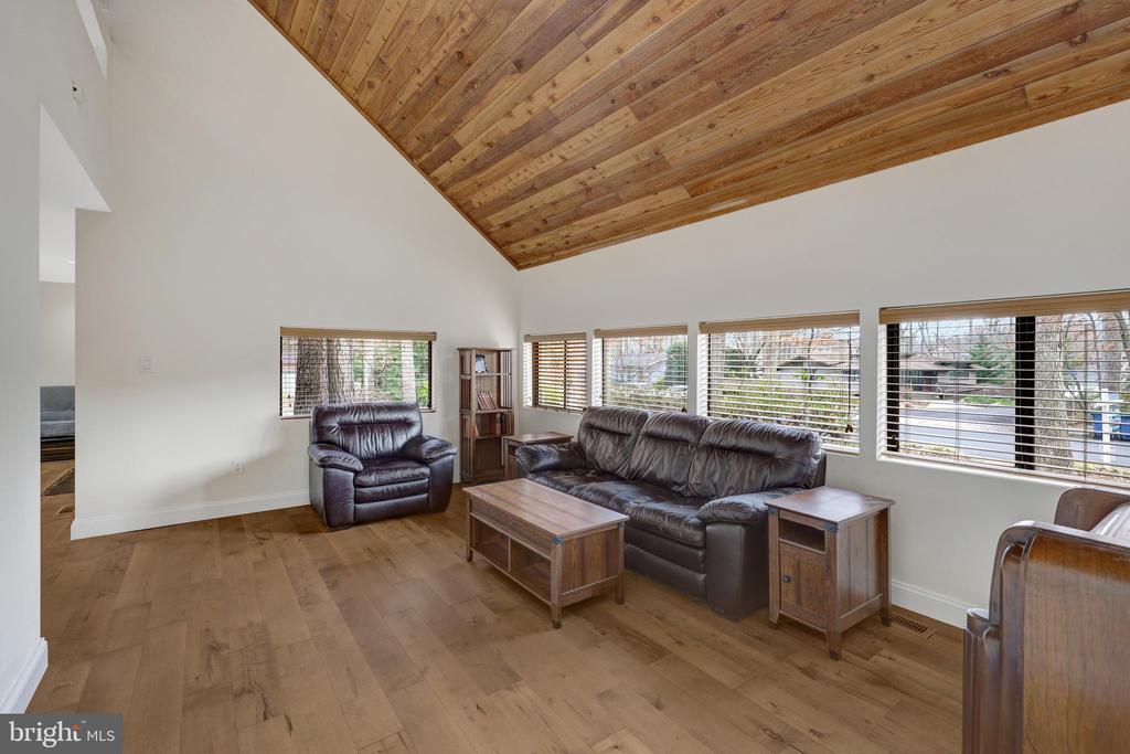1941 Upper Lake Dr