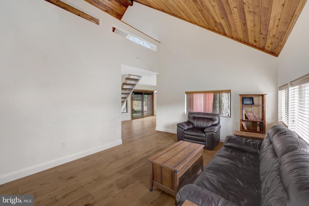 1941 Upper Lake Dr