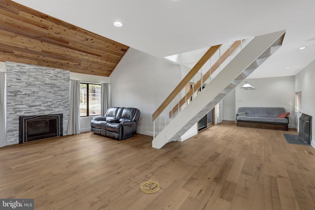 1941 Upper Lake Dr